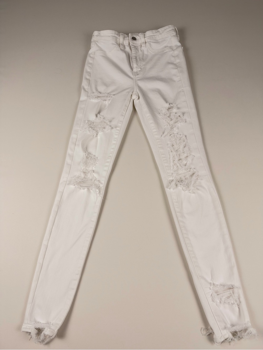 American Eagle Outfitters White Distressed super high rise Skinny Jeans Jeggings